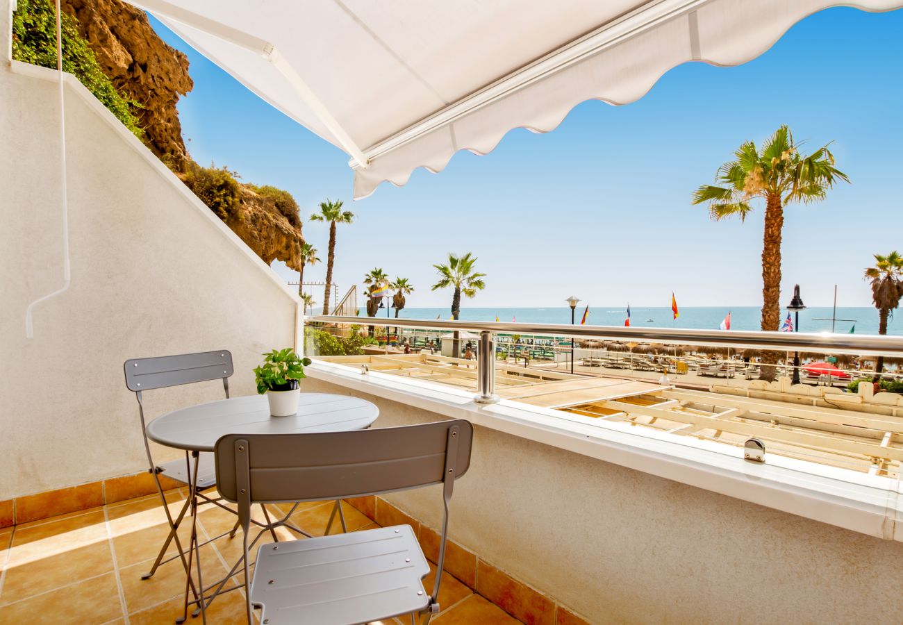 Estudio en Torremolinos - Casa Lola - Primera línea de playa 