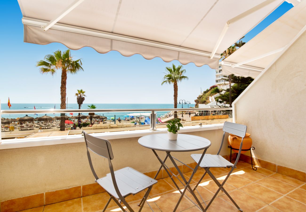 Estudio en Torremolinos - Casa Lola - Primera línea de playa 