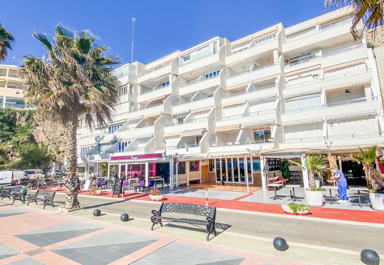 Estudio en Torremolinos - Casa Lola - Primera línea de playa 