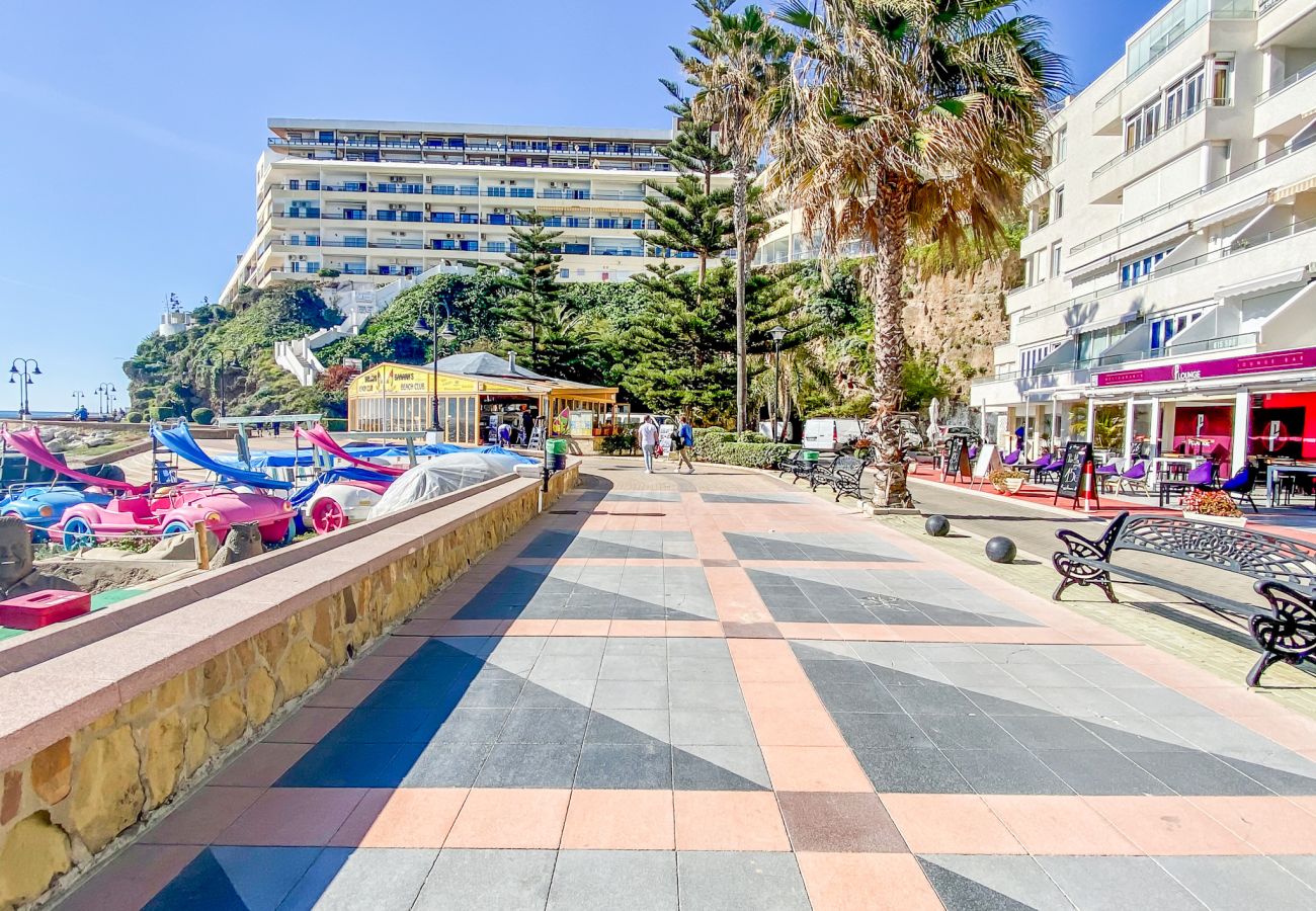 Estudio en Torremolinos - Casa Lola - Primera línea de playa 