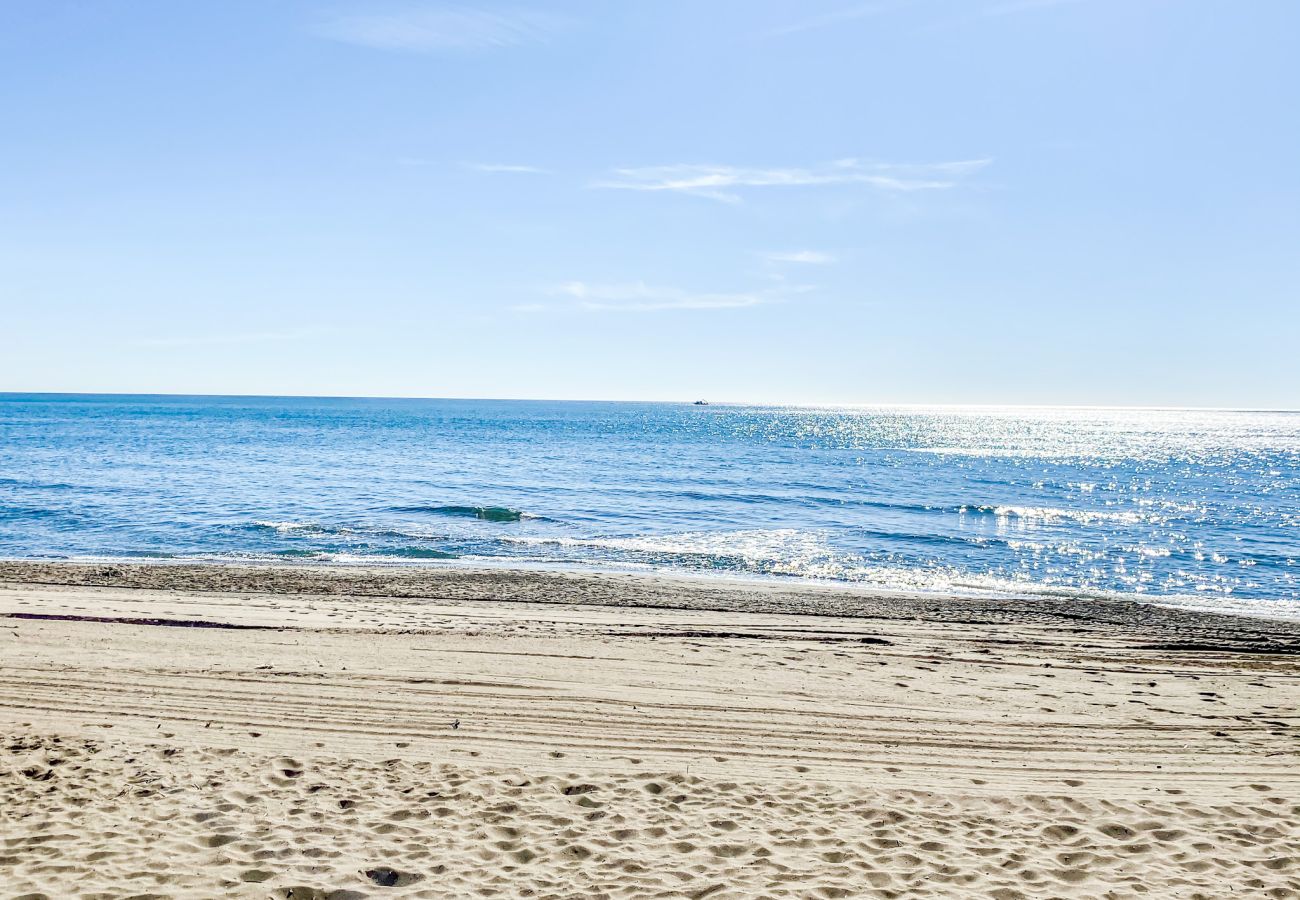 Estudio en Torremolinos - Casa Lola - Primera línea de playa 