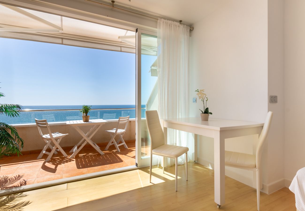 Estudio en Torremolinos - Casa Inma - Primera línea de playa 