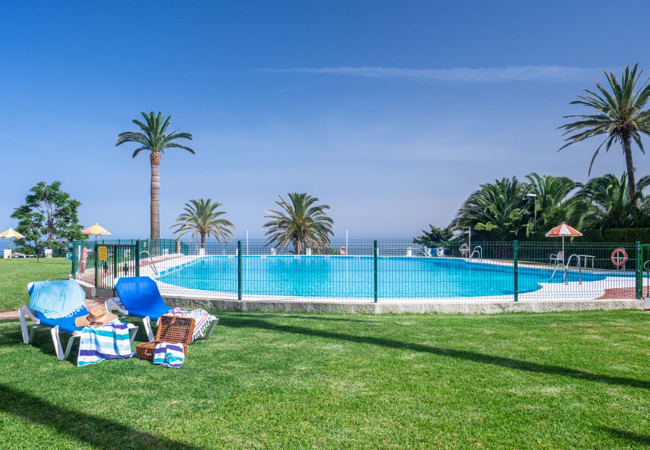 Apartamento en Torremolinos - The White Rock (Acceso privado a la playa)