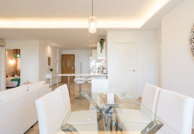Apartamento en Torremolinos - SaturnoDream: 4 minutos de la playa: Piscina Apartamento en Torremolinos - SaturnoDream: 4 minutos de la playa: Piscina