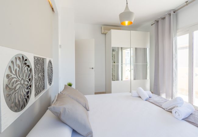 Apartamento en Torremolinos - SaturnoDream: 4 minutos de la playa: Piscina Apartamento en Torremolinos - SaturnoDream: 4 minutos de la playa: Piscina