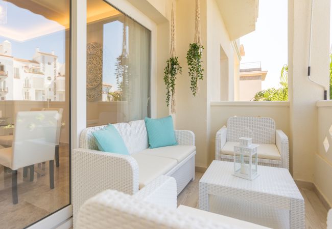 Apartamento en Torremolinos - SaturnoDream: 4 minutos de la playa: Piscina Apartamento en Torremolinos - SaturnoDream: 4 minutos de la playa: Piscina