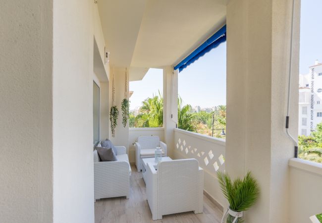Apartamento en Torremolinos - SaturnoDream: 4 minutos de la playa: Piscina Apartamento en Torremolinos - SaturnoDream: 4 minutos de la playa: Piscina