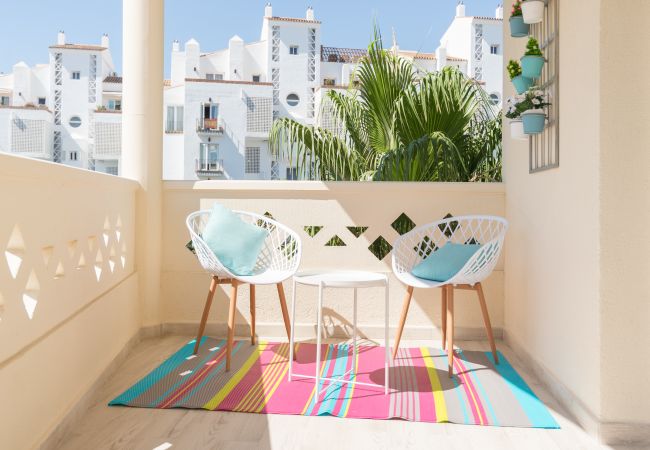 Apartamento en Torremolinos - SaturnoDream: 4 minutos de la playa: Piscina Apartamento en Torremolinos - SaturnoDream: 4 minutos de la playa: Piscina