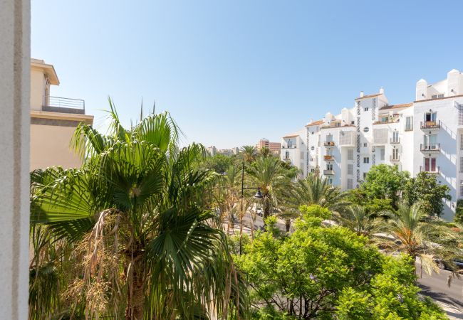 Apartamento en Torremolinos - SaturnoDream: 4 minutos de la playa: Piscina Apartamento en Torremolinos - SaturnoDream: 4 minutos de la playa: Piscina