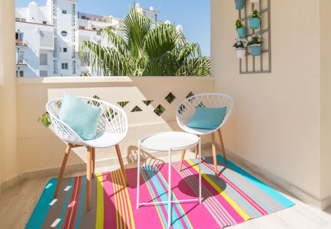 Apartamento en Torremolinos - SaturnoDream: 4 minutos de la playa: Piscina Apartamento en Torremolinos - SaturnoDream: 4 minutos de la playa: Piscina