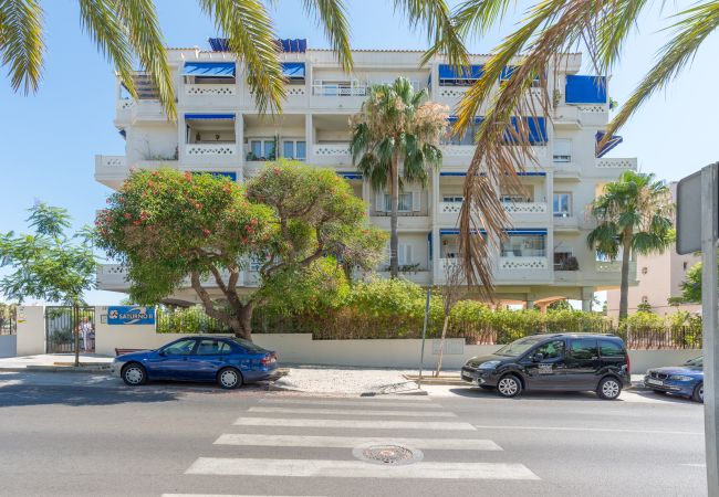 Apartamento en Torremolinos - SaturnoDream: 4 minutos de la playa: Piscina Apartamento en Torremolinos - SaturnoDream: 4 minutos de la playa: Piscina
