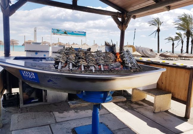 Apartamento en Torremolinos - SaturnoDream: 4 minutos de la playa: Piscina Apartamento en Torremolinos - SaturnoDream: 4 minutos de la playa: Piscina