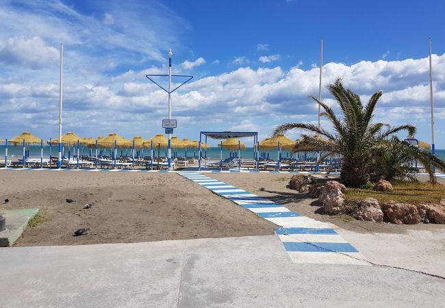 Apartamento en Torremolinos - SaturnoDream: 4 minutos de la playa: Piscina Apartamento en Torremolinos - SaturnoDream: 4 minutos de la playa: Piscina
