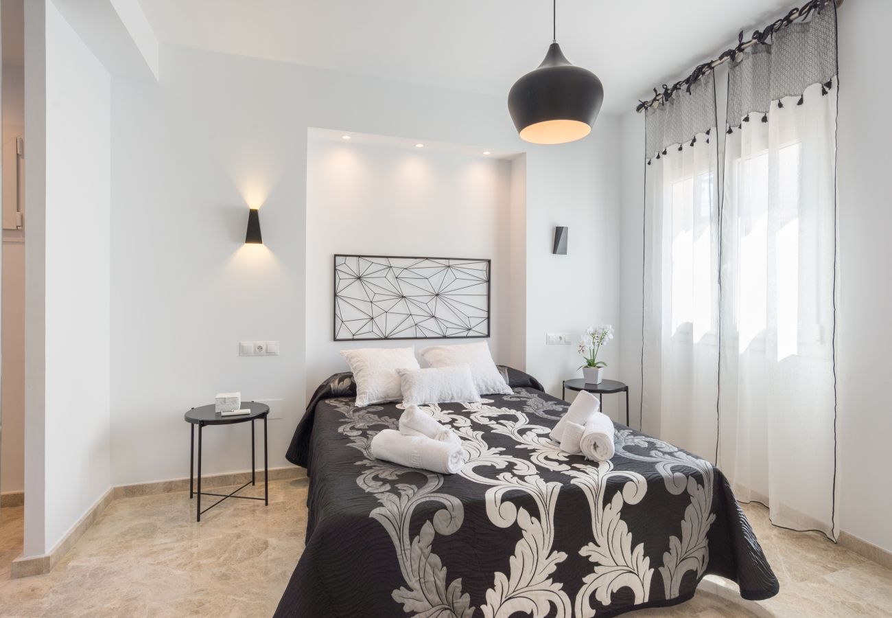 Apartamento en Torremolinos - SaturnoDream: 4 minutos de la playa: Piscina