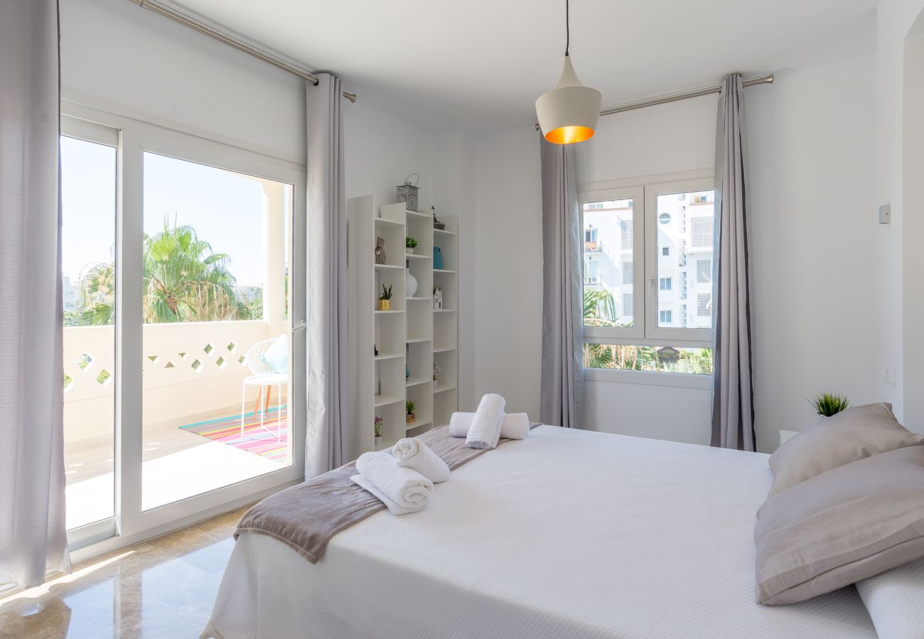 Apartamento en Torremolinos - SaturnoDream: 4 minutos de la playa: Piscina