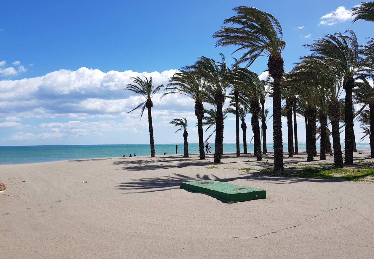 Apartamento en Torremolinos - SaturnoDream: 4 minutos de la playa: Piscina