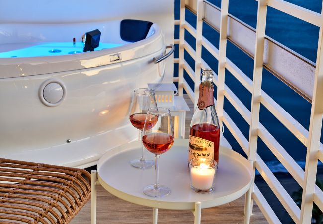 Apartamento en Torremolinos - Sunset Beach - Charming apartment with jacuzzi. Apartamento en Torremolinos - Sunset Beach - Charming apartment with jacuzzi.