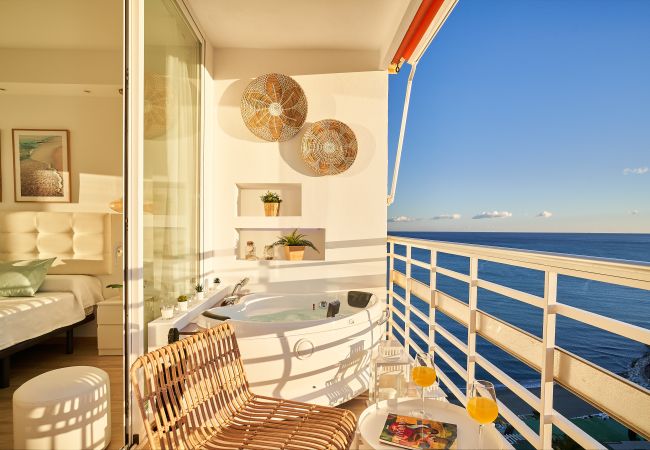 Apartamento en Torremolinos - Sunset Beach - Charming apartment with jacuzzi. Apartamento en Torremolinos - Sunset Beach - Charming apartment with jacuzzi.