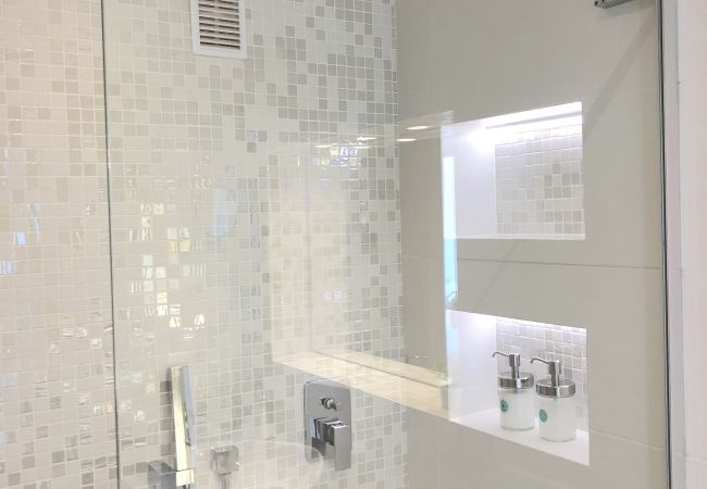 Apartamento en Torremolinos - Sunset Beach - Charming apartment with jacuzzi. Apartamento en Torremolinos - Sunset Beach - Charming apartment with jacuzzi.