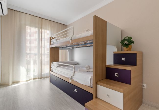 Apartamento en Torremolinos - Amplio apartamento con piscina y parking  Apartamento en Torremolinos - Amplio apartamento con piscina y parking