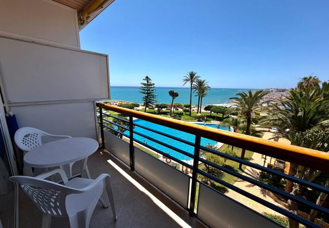 Estudio en Torremolinos - Casa Ángeles - Terraza y vista al mar
