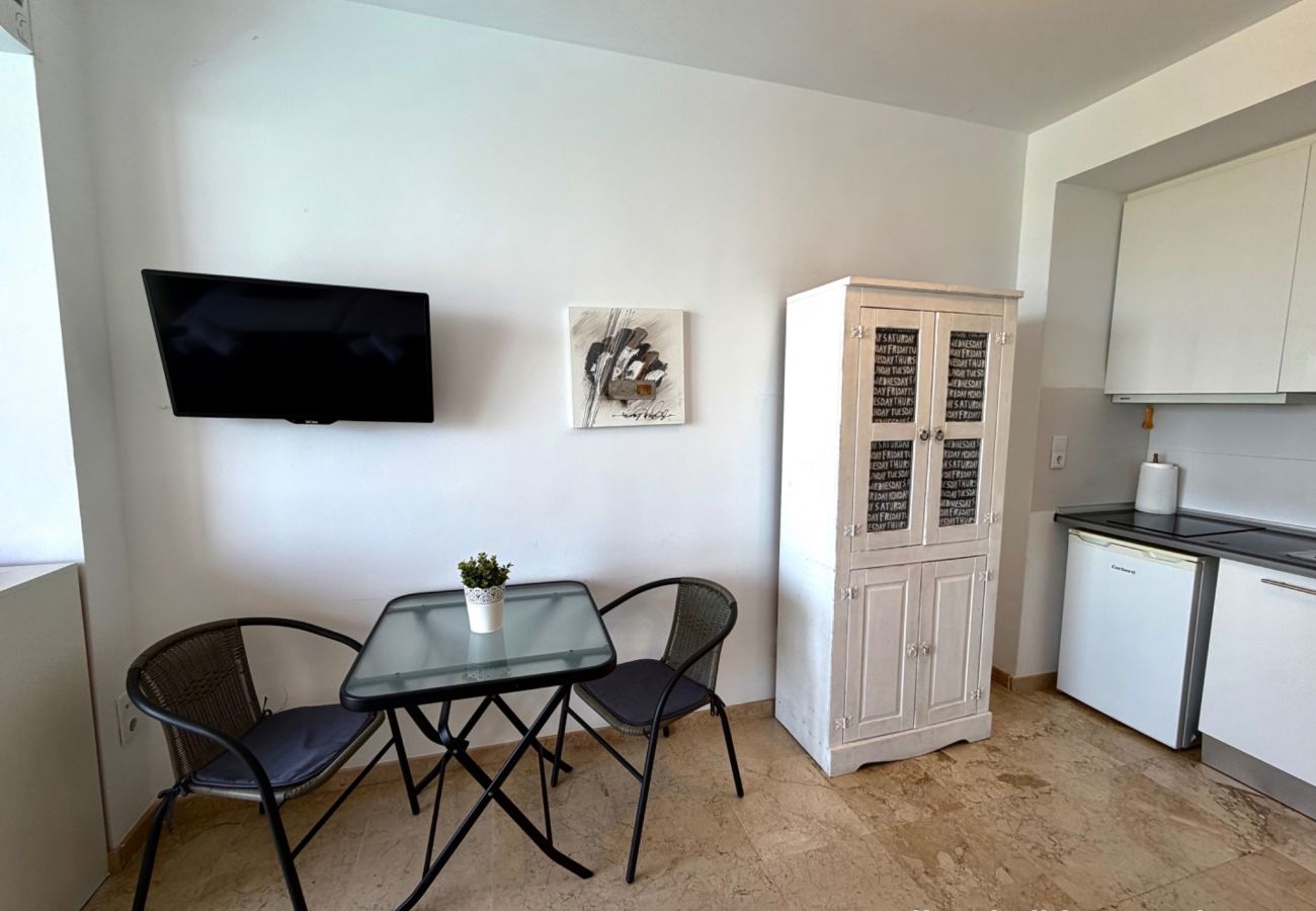 Estudio en Torremolinos - Casa Ángeles - Terraza y vista al mar