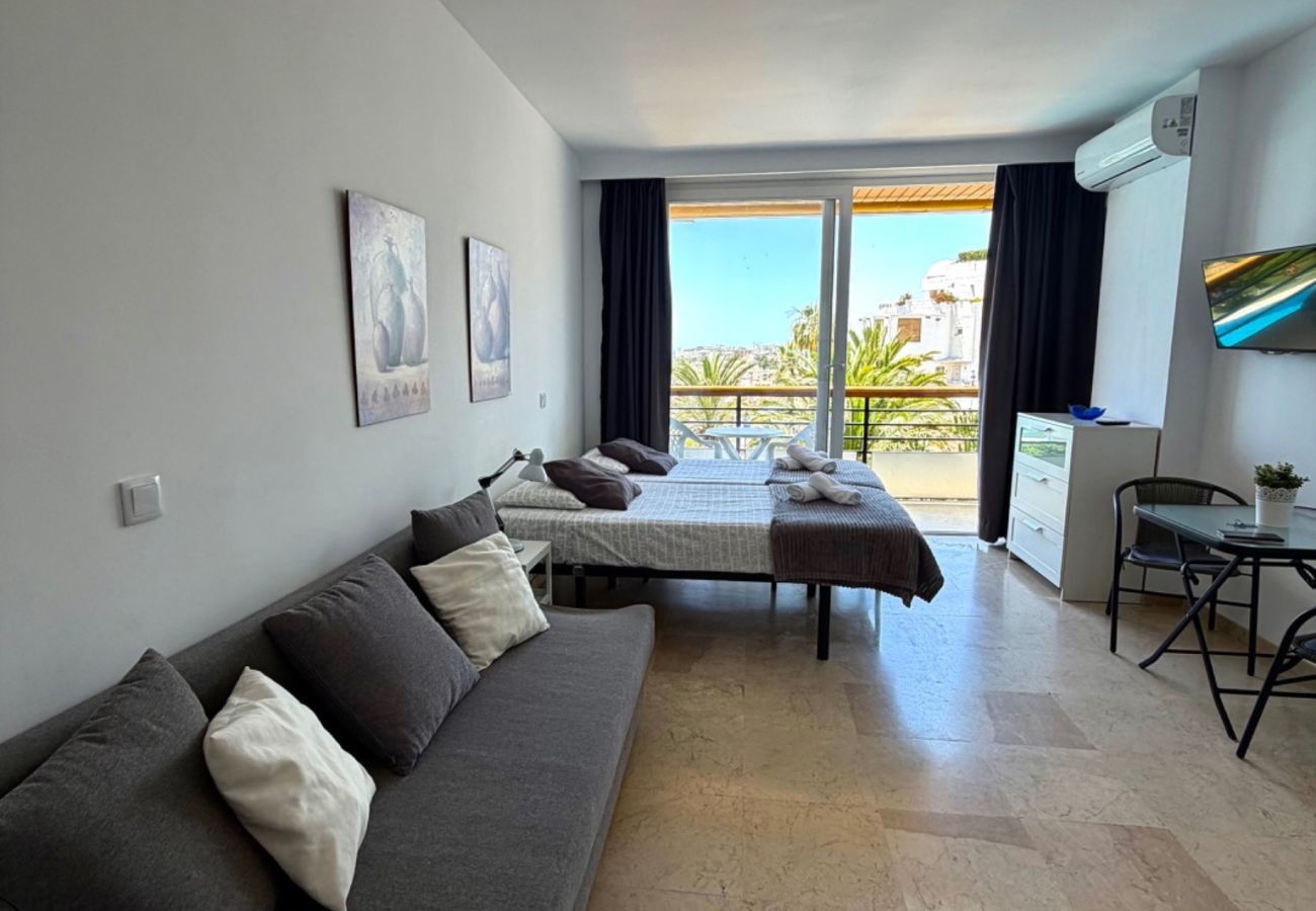 Estudio en Torremolinos - Casa Ángeles - Terraza y vista al mar