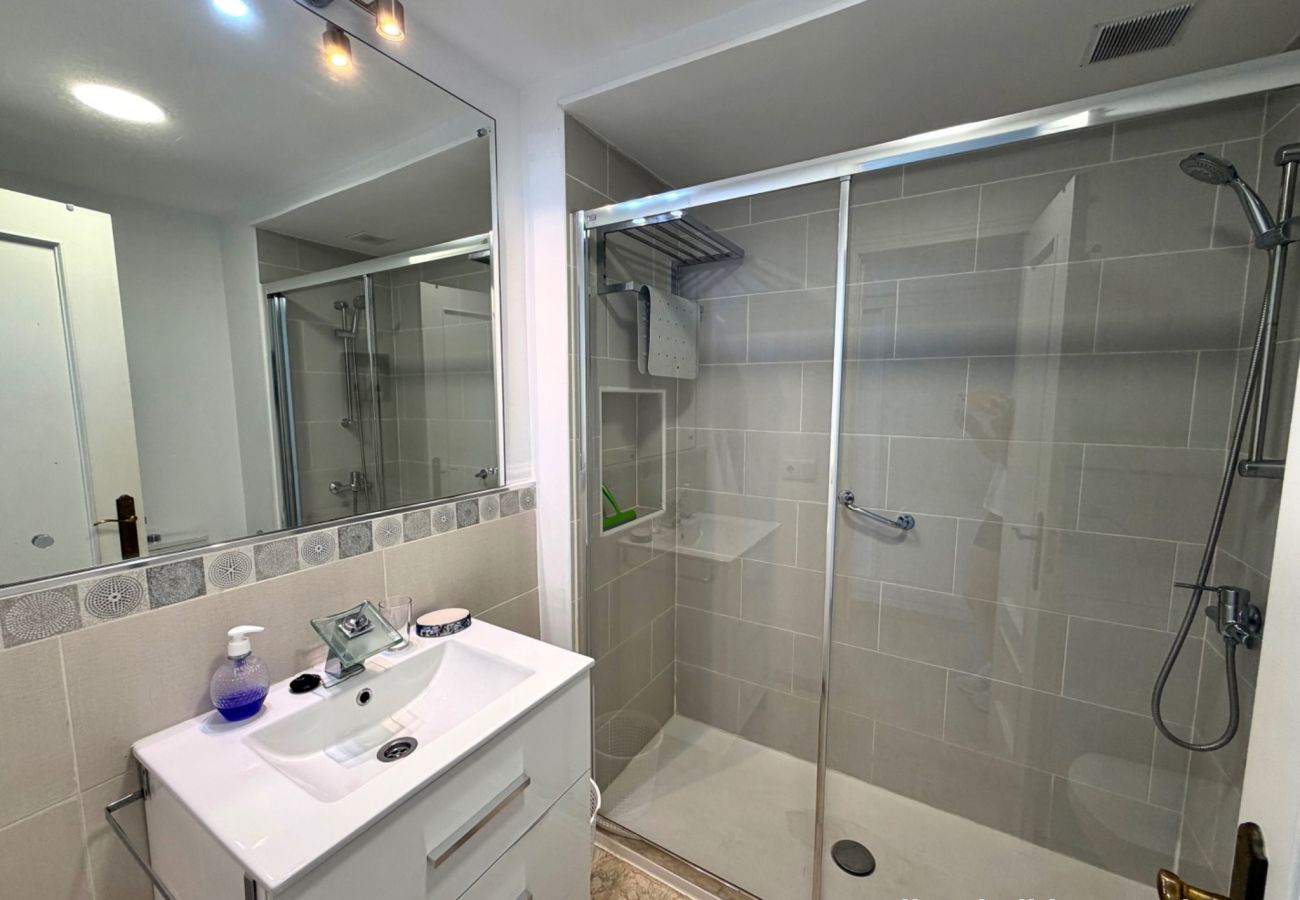 Estudio en Torremolinos - Casa Ángeles - Terraza y vista al mar