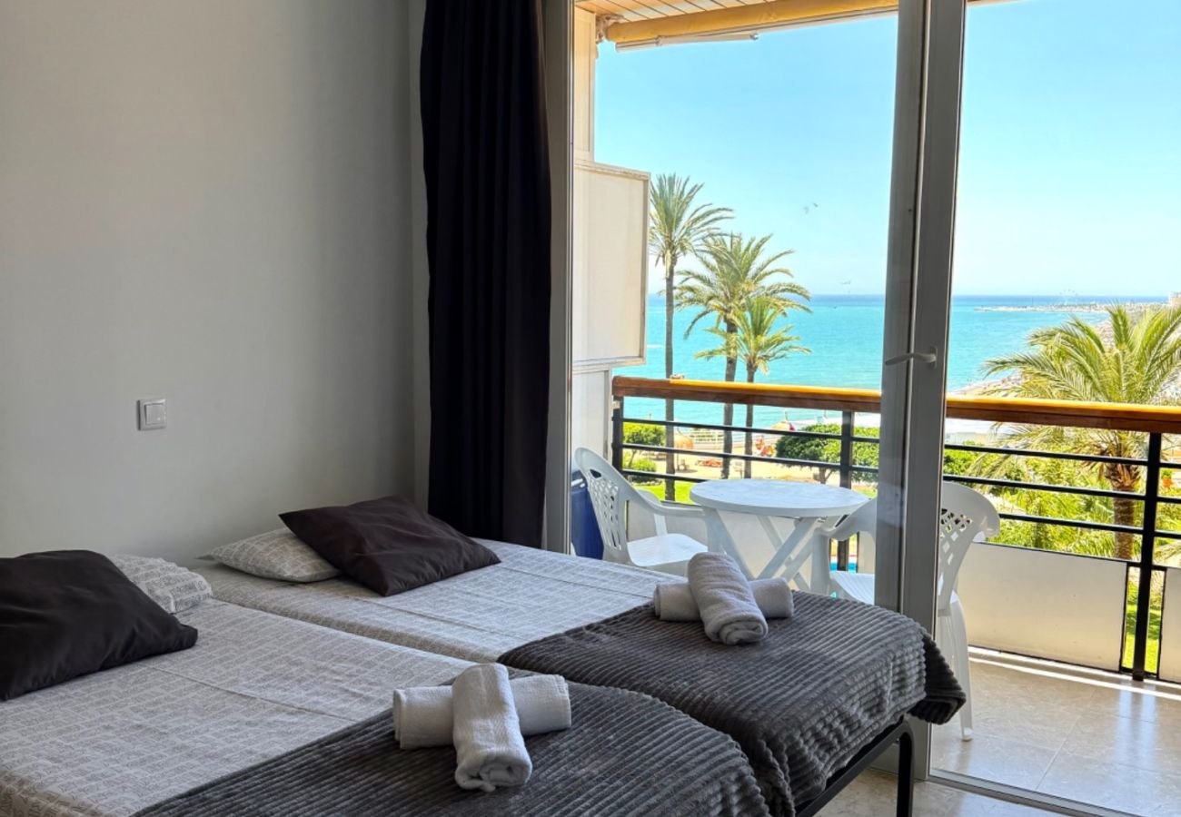 Estudio en Torremolinos - Casa Ángeles - Terraza y vista al mar