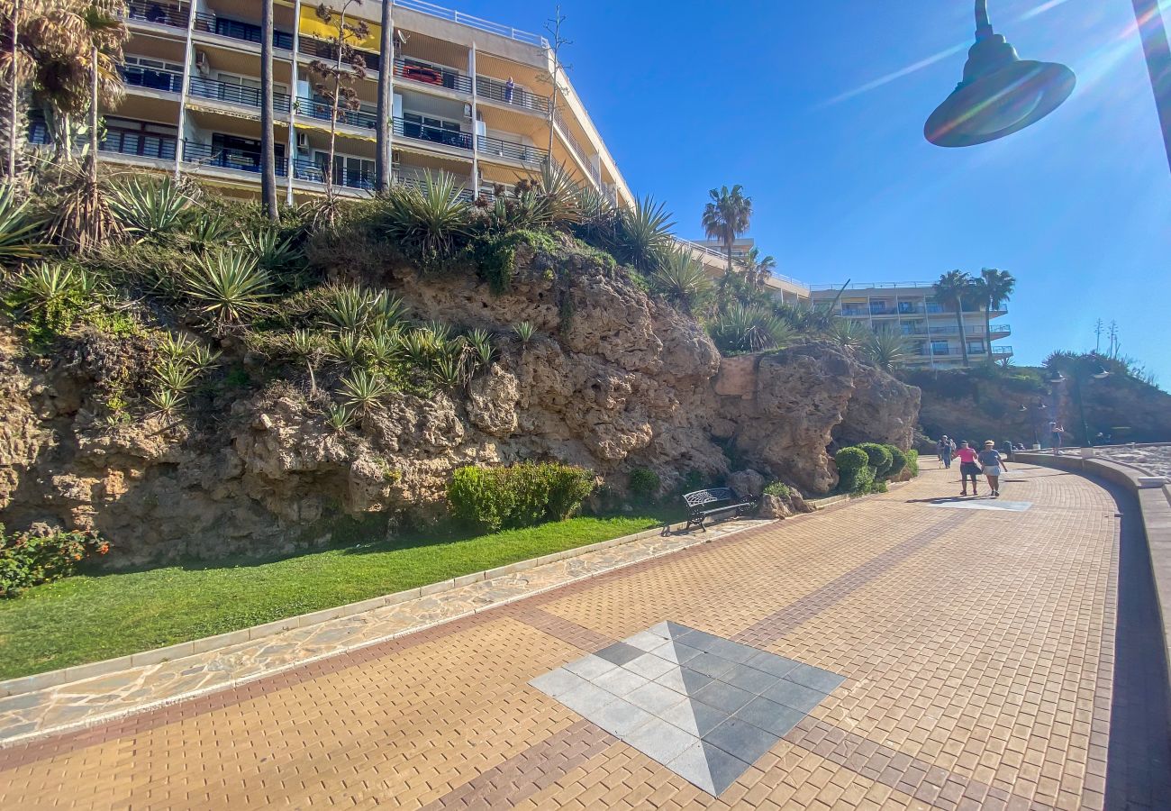 Estudio en Torremolinos - Casa Ángeles - Terraza y vista al mar