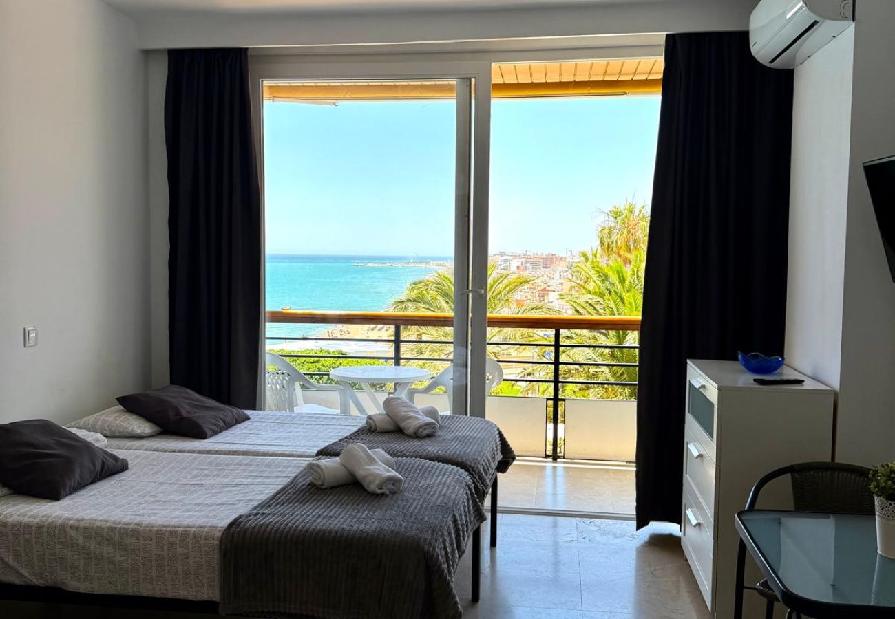 Estudio en Torremolinos - Casa Ángeles - Terraza y vista al mar
