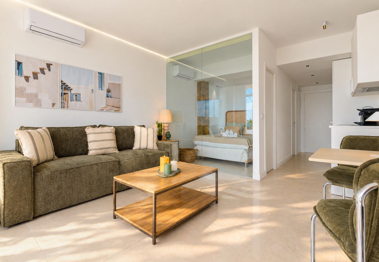 Estudio en Torremolinos - Casa Marena - Sea View, Sunny Terrace & Pool