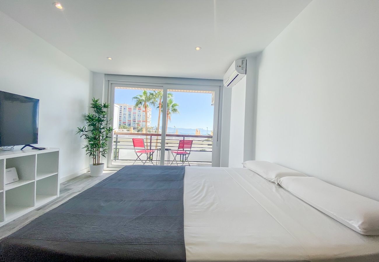 Studio in Torremolinos - Casa Teresa - Direct access to the beach