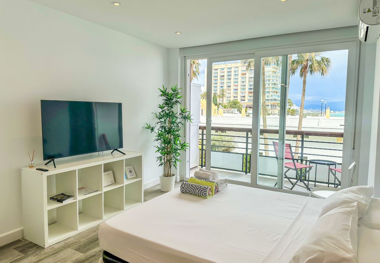 Studio in Torremolinos - Casa Teresa - Direct access to the beach
