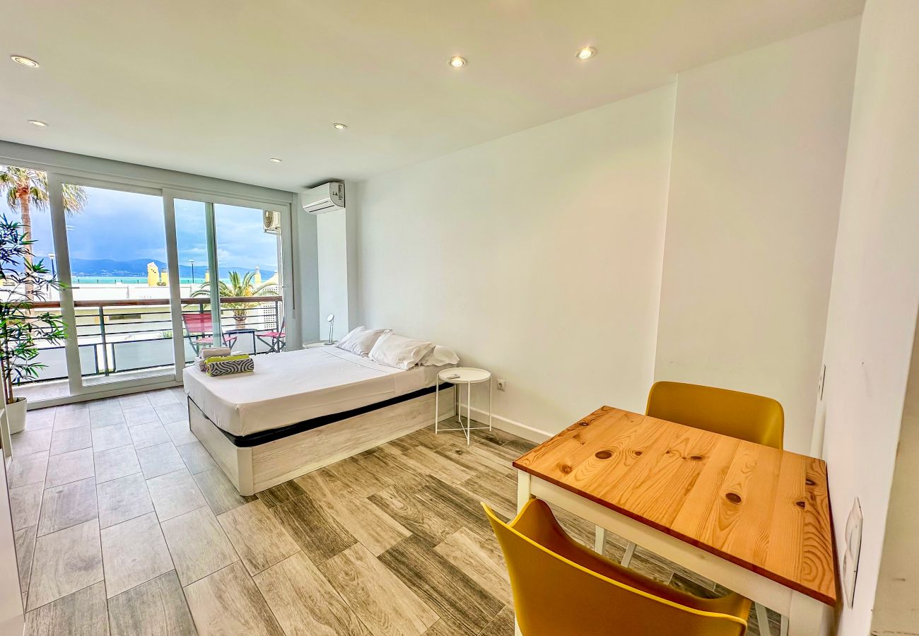 Studio in Torremolinos - Casa Teresa - Direct access to the beach