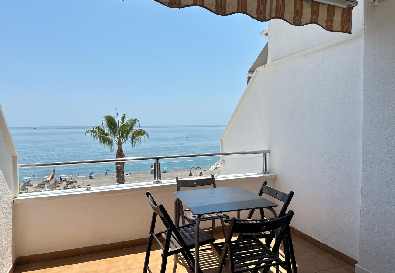 Studio in Torremolinos - Casa Roterdam - Beachfront