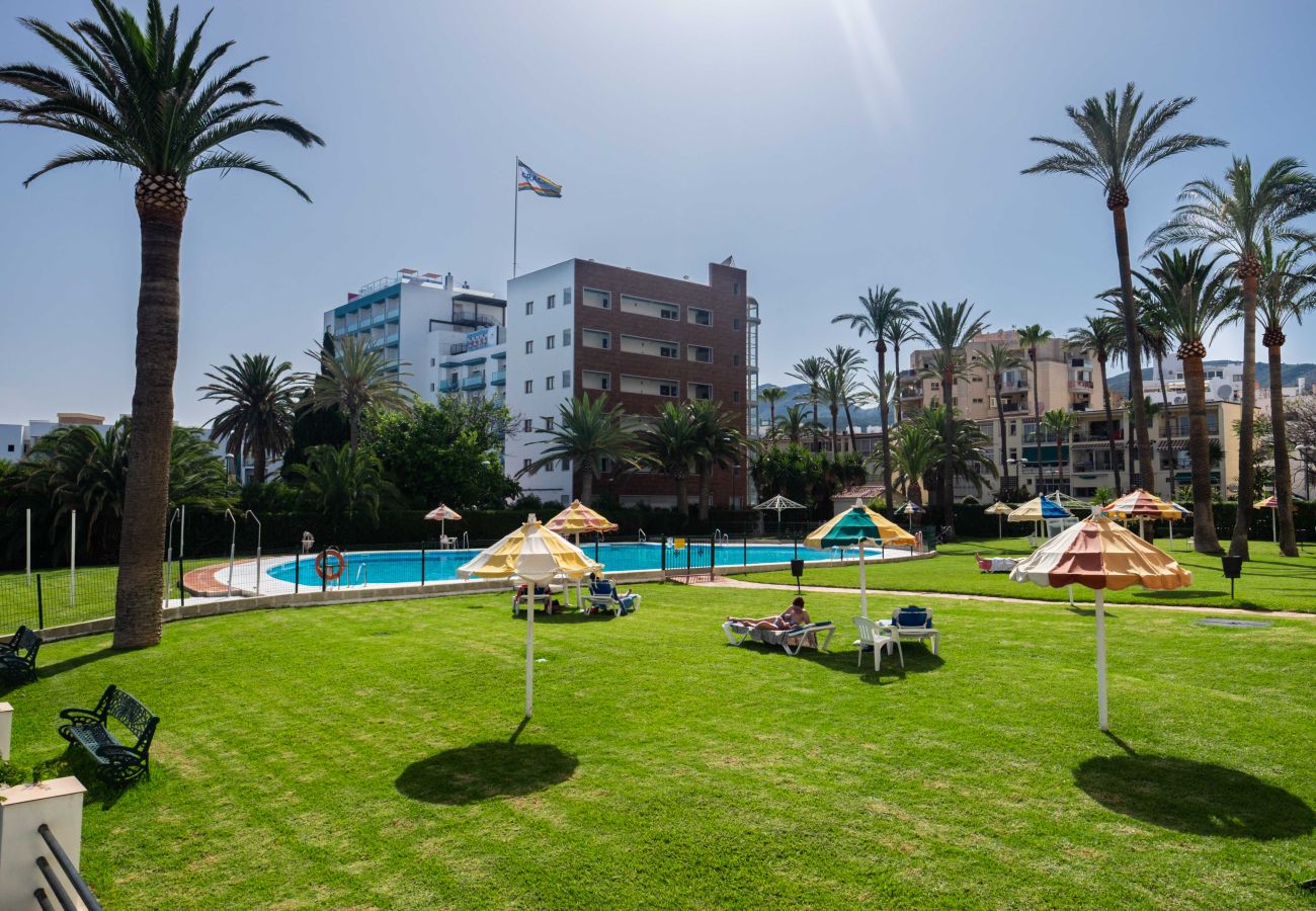 Apartment in Torremolinos - The White Rock (Private Access to the beach)