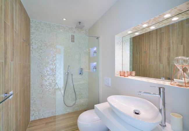 Apartment in Torremolinos - Sunset Beach - Charming apartment with jacuzzi. Apartment in Torremolinos - Sunset Beach - Charming apartment with jacuzzi.