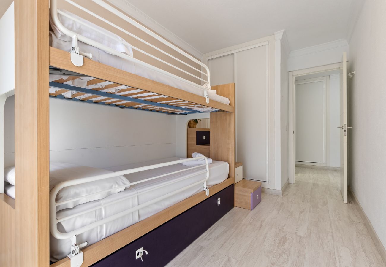 Apartment in Torremolinos - Spacious apartment with pool and parking 