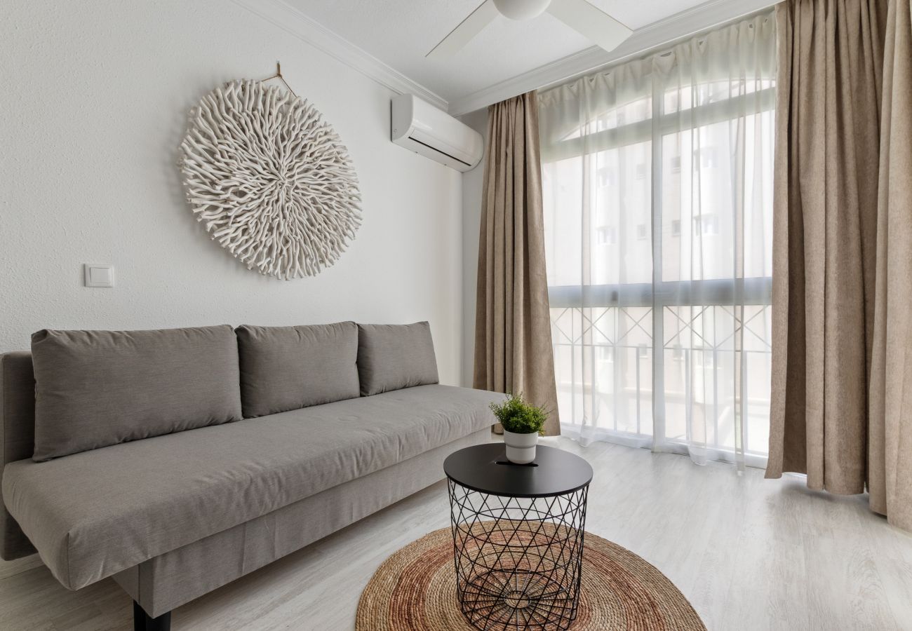 Apartment in Torremolinos - Spacious apartment with pool and parking 