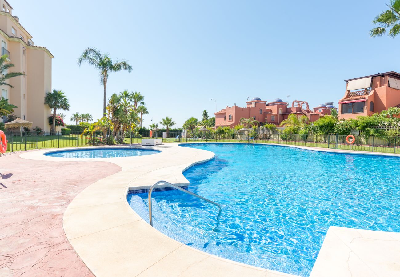 Appartement à Torremolinos - BOHO CHIC. Beach front.Free bikes.Pool