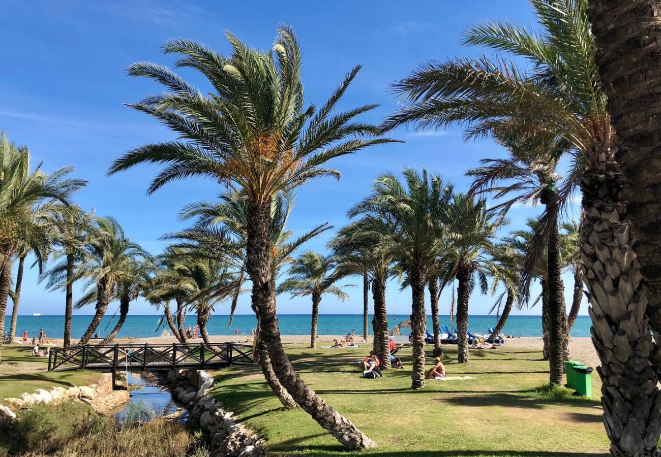 Appartement à Torremolinos - BOHO CHIC. Beach front.Free bikes.Pool