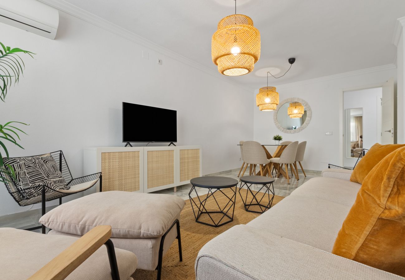 Appartement à Torremolinos - Amplio apartamento con piscina y parking 
