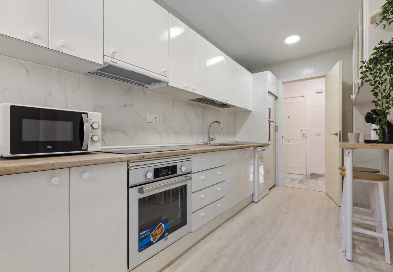 Appartement à Torremolinos - Amplio apartamento con piscina y parking 